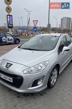 Peugeot 308  2011