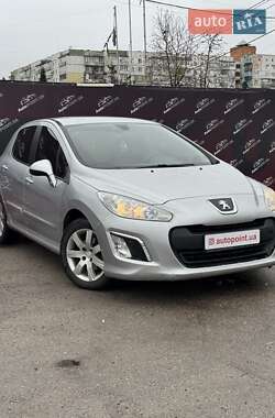 Peugeot 308  2011