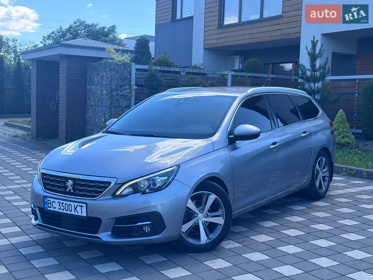 2017 Peugeot 308 - фото 1