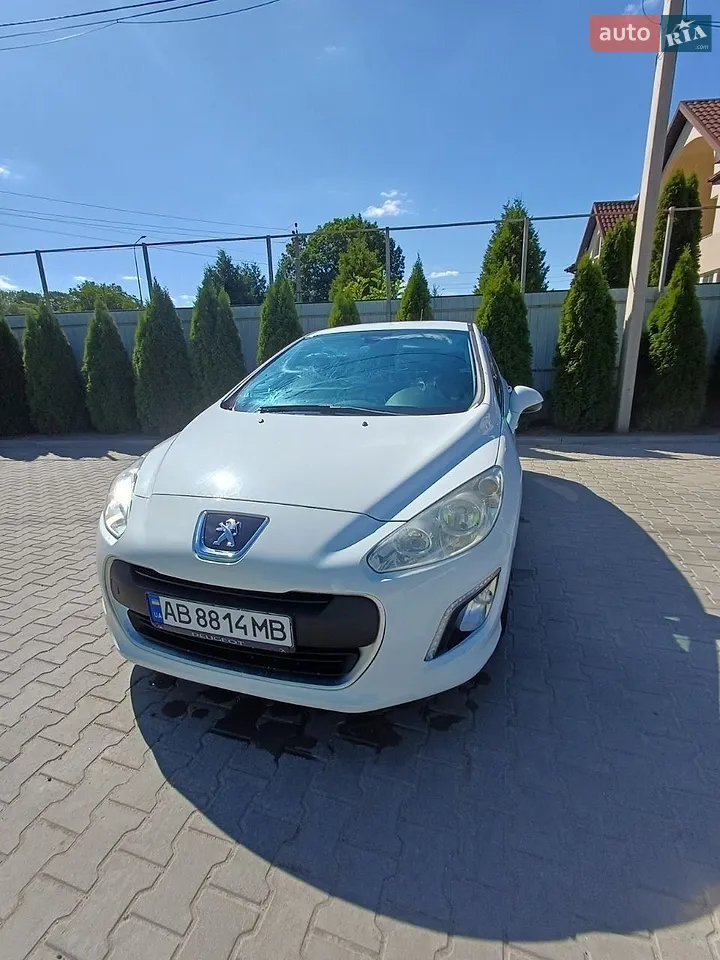 2011 Peugeot 308 - фото 1