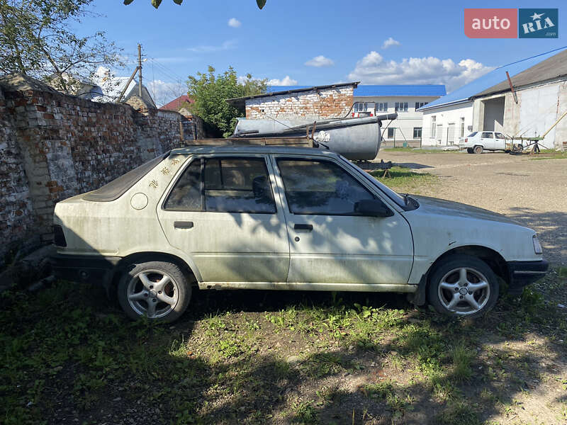 Peugeot 309