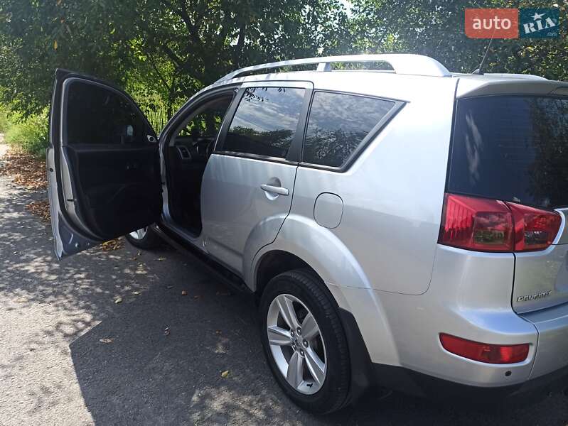 Позашляховик / Кросовер Peugeot 4007