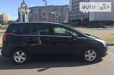 Peugeot 5008  2010