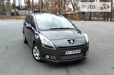 Peugeot 5008  2011