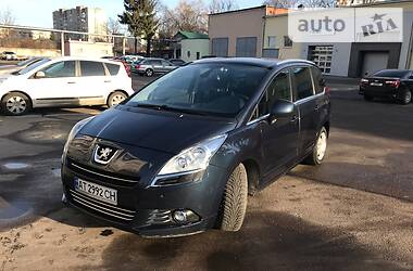 Peugeot 5008  2012