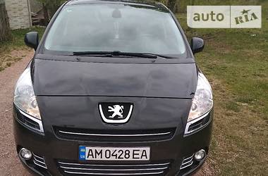 Peugeot 5008  2010