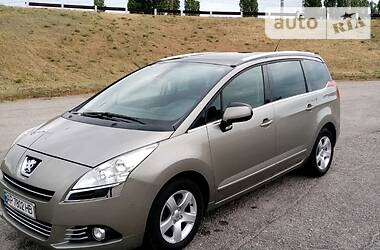 Peugeot 5008  2010