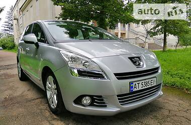 Peugeot 5008  2012