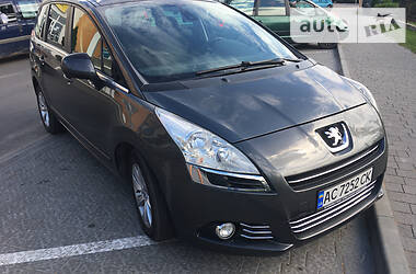 Peugeot 5008  2010