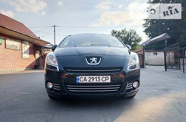 Peugeot 5008  2012