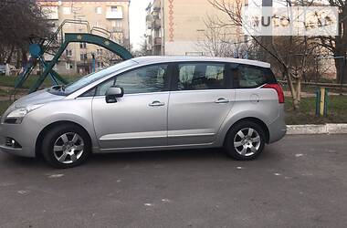 Peugeot 5008  2011