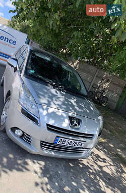 Peugeot 5008  2011