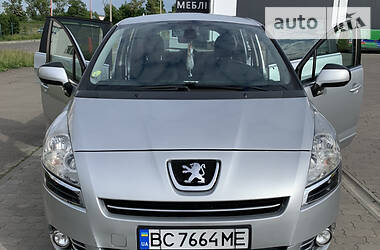 Peugeot 5008  2013