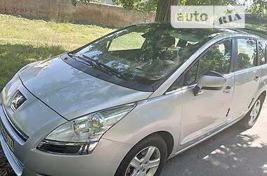 Peugeot 5008  2011