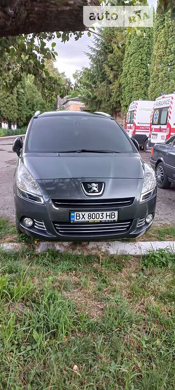 Седан Peugeot 5008