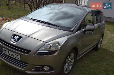 Peugeot 5008  2010