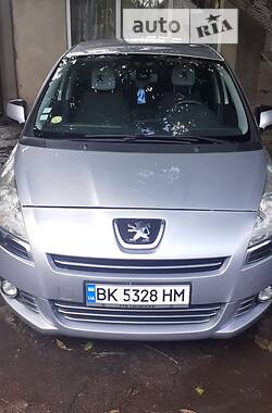 Peugeot 5008 comfort 2011