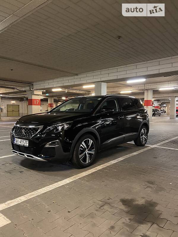 Хетчбек Peugeot 5008