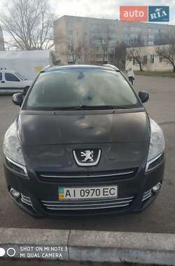 Peugeot 5008  2011