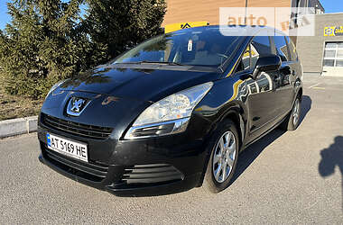 Peugeot 5008  2011