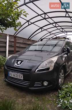 Peugeot 5008 2011