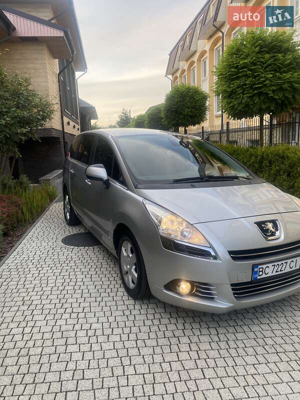 Легковые Peugeot 5008