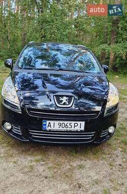 Peugeot 5008  2011