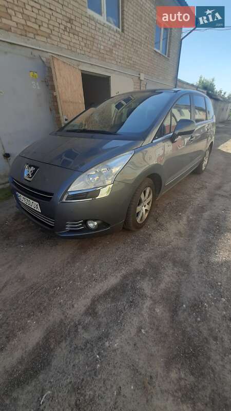 Peugeot 5008 2012 года в Львове