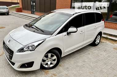Peugeot 5008  2015