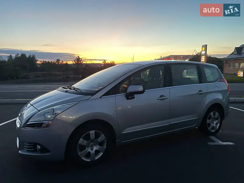 Peugeot 5008