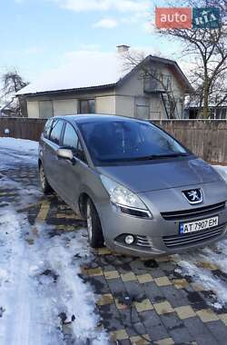 Peugeot 5008  2012