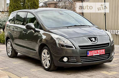 Peugeot 5008  2011