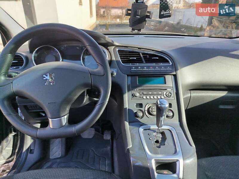 Мікровен Peugeot 5008
