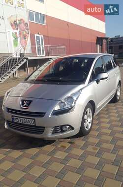 Peugeot 5008 2013