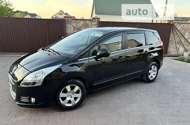 Peugeot 5008  2011