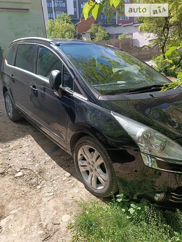 Peugeot 5008 2012