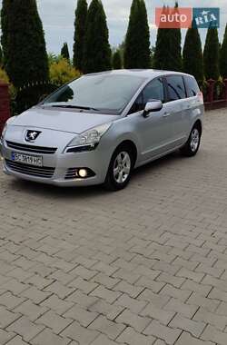 Peugeot 5008  2013