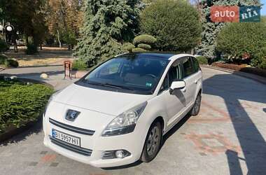 Peugeot 5008  2012