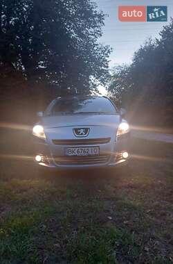 Peugeot 5008 2011
