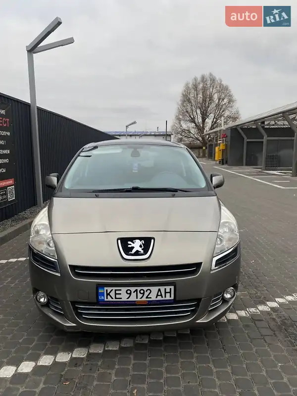 Peugeot 5008
