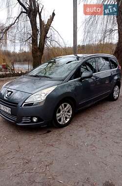 Peugeot 5008  2011