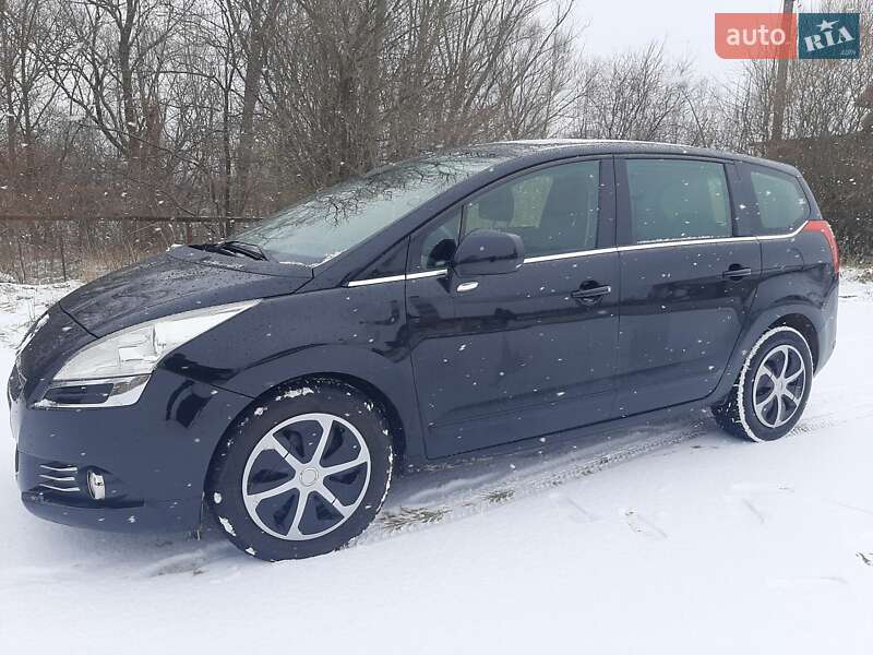 Мікровен Peugeot 5008