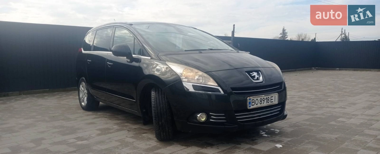 2011 Peugeot 5008 - фото 1