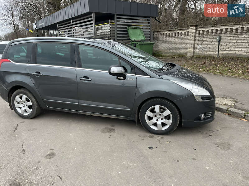 Peugeot 5008 2012 року в Вінниці