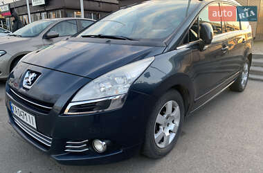 Peugeot 5008  2012