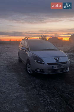 Peugeot 5008  2011