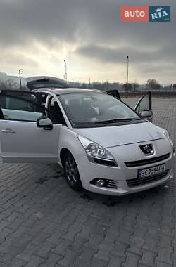Peugeot 5008  2012
