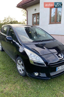 Peugeot 5008  2011
