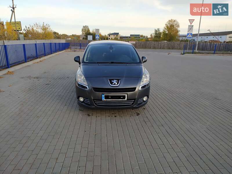 Легкові Peugeot 5008