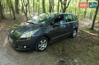 Peugeot 5008  2010